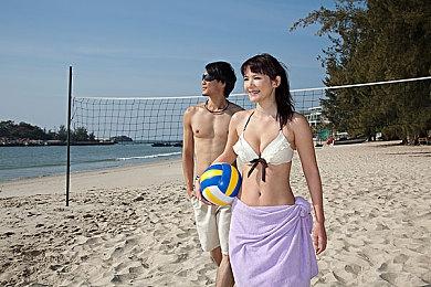 《四海兄弟：故乡》新预告 和妹子一起骑马游玩